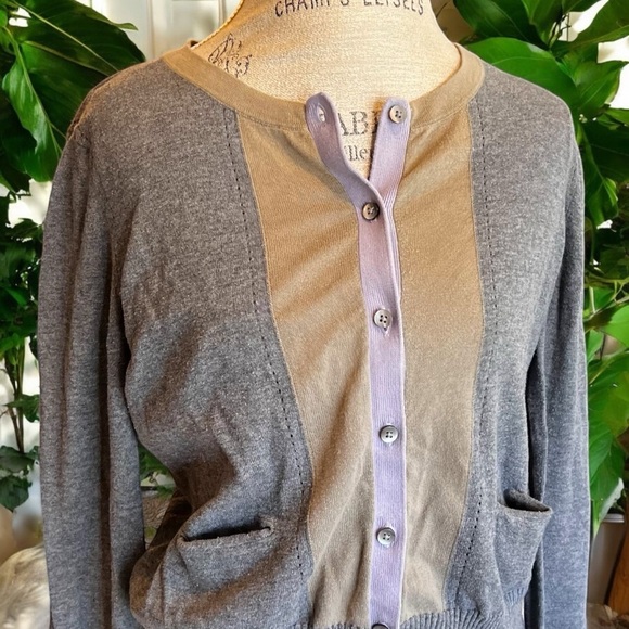 Simply Vera by Vera Wang Super soft and light cardigan button up Women’s size L - Picture 8 of 17